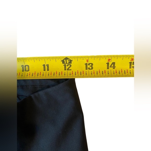 LULULEMON Black Cropped Side Mesh Leggings, Size 8 - Picture 10 of 10